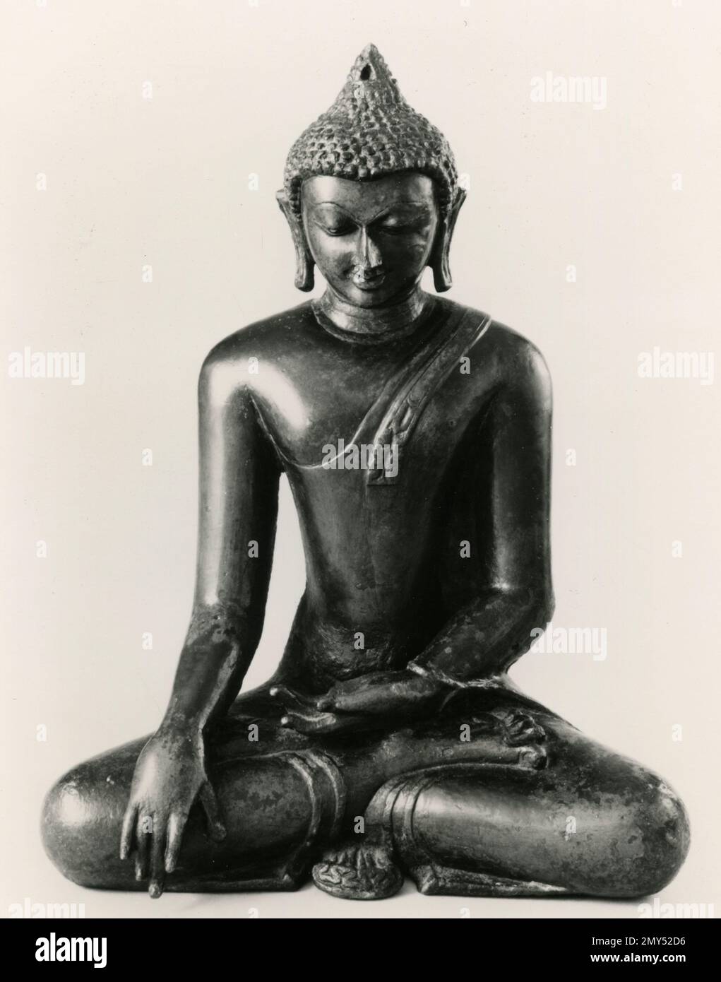 Bronze-Buddha-Statue aus dem 12. Jahrhundert aus Birma, 1980er Stockfoto