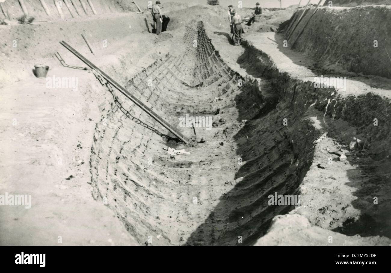 Blick auf die angelsächsische Galeere, die in Sutton Hoo, Suffolk UK 1980er ausgegraben wurde Stockfoto