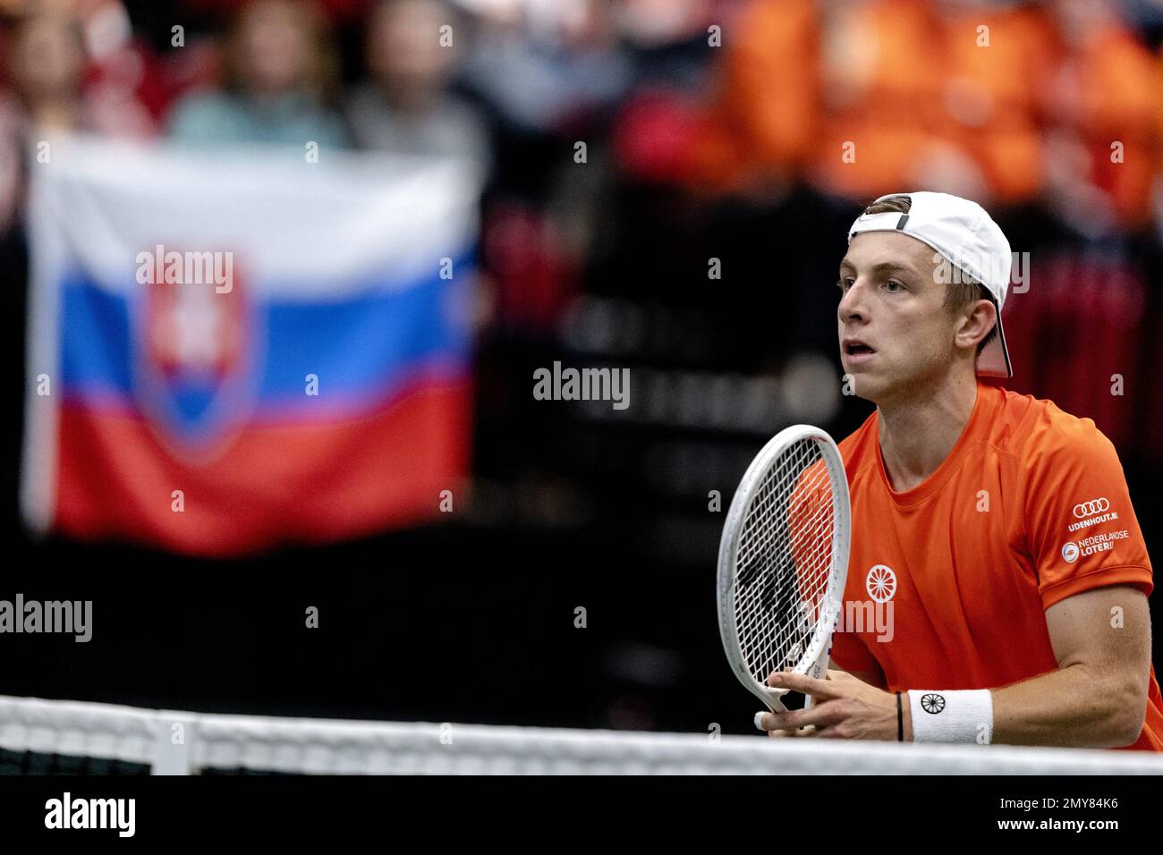 GRONINGEN - Tallon Grepes (Niederlande) gegen Lukas Klein (Slowakei) während der Qualifikationsrunde für die Davis Cup Finals. Der Gewinner qualifiziert sich für die Gruppenphase der Davis Cup Finals im September. AP-SCHLEIFGERÄT KING Stockfoto