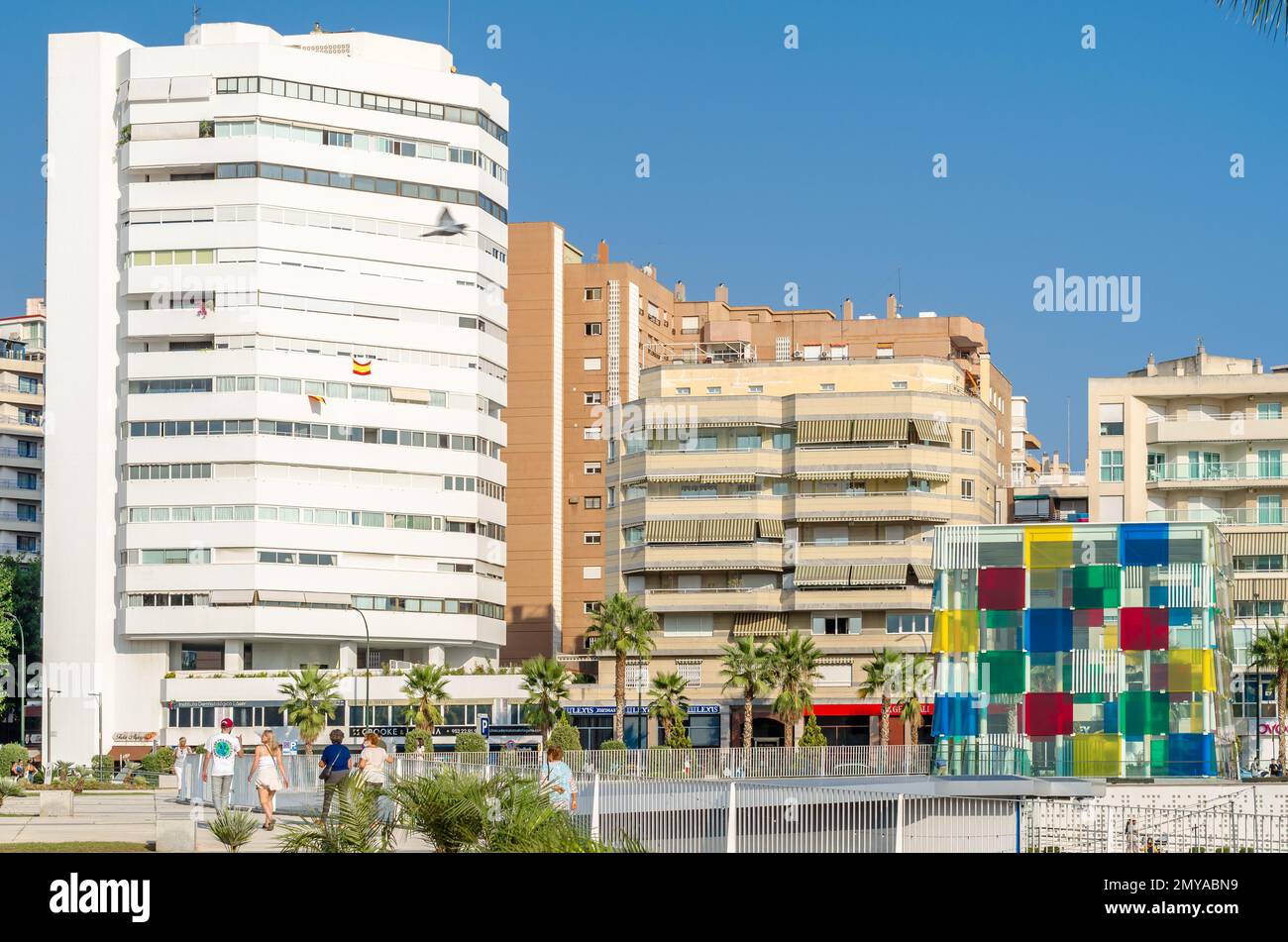 MALAGA, SPANIEN - 12. OKTOBER 2021: Das Centre Pompidou Malaga, Teil des Nationalen Zentrums für Kunst und Kultur Georges Pompidou von Frankreich, befindet sich in Th Stockfoto