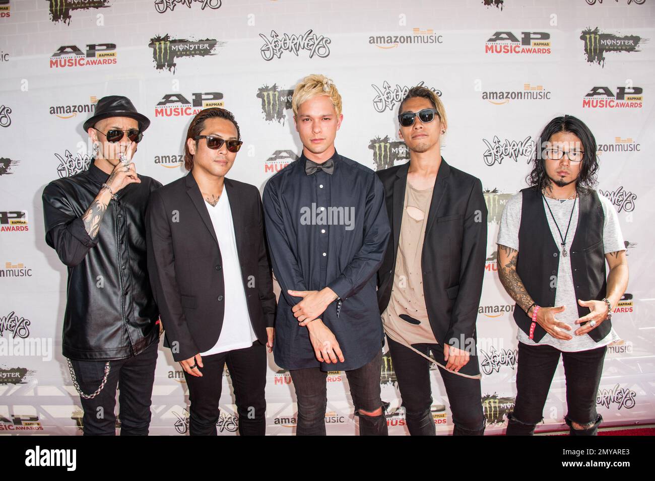 Coldrain arrives at the 2016 Journeys AP Music Awards at Value City Arena at the Jerome Schottenstein Center on Monday, July 18, 2016, in Columbus, Ohio. (Photo by Amy Harris/Invision/AP) Stockfoto
