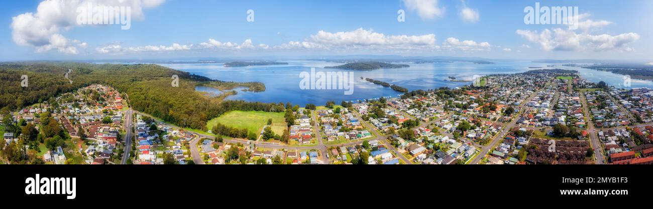 Panoramablick über den Seeufer in der Küstenstadt Swansea am Ufer des Lake Macquarie in Australien. Stockfoto