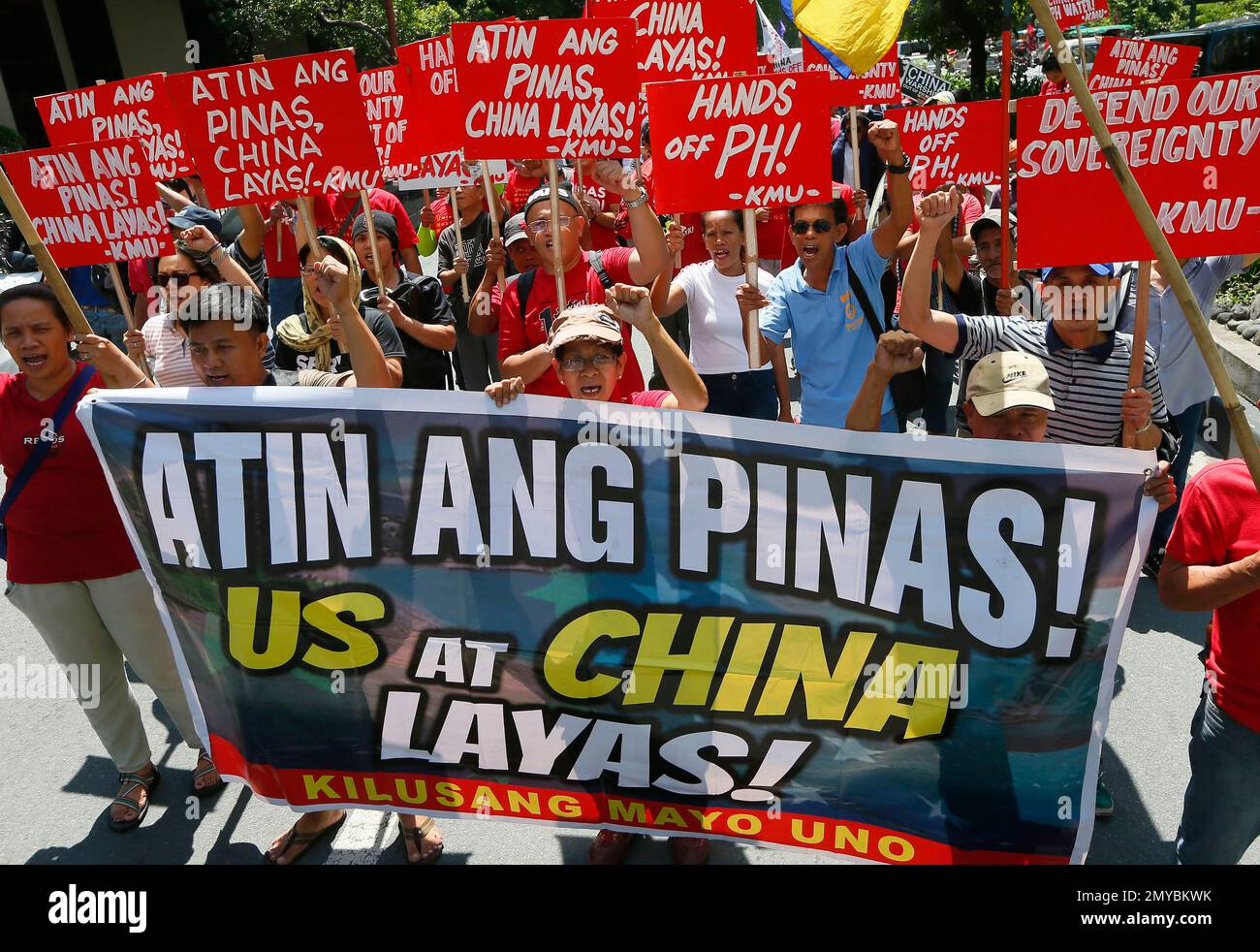 protesters-shout-slogans-with-placards-denouncing-china-as-they-march
