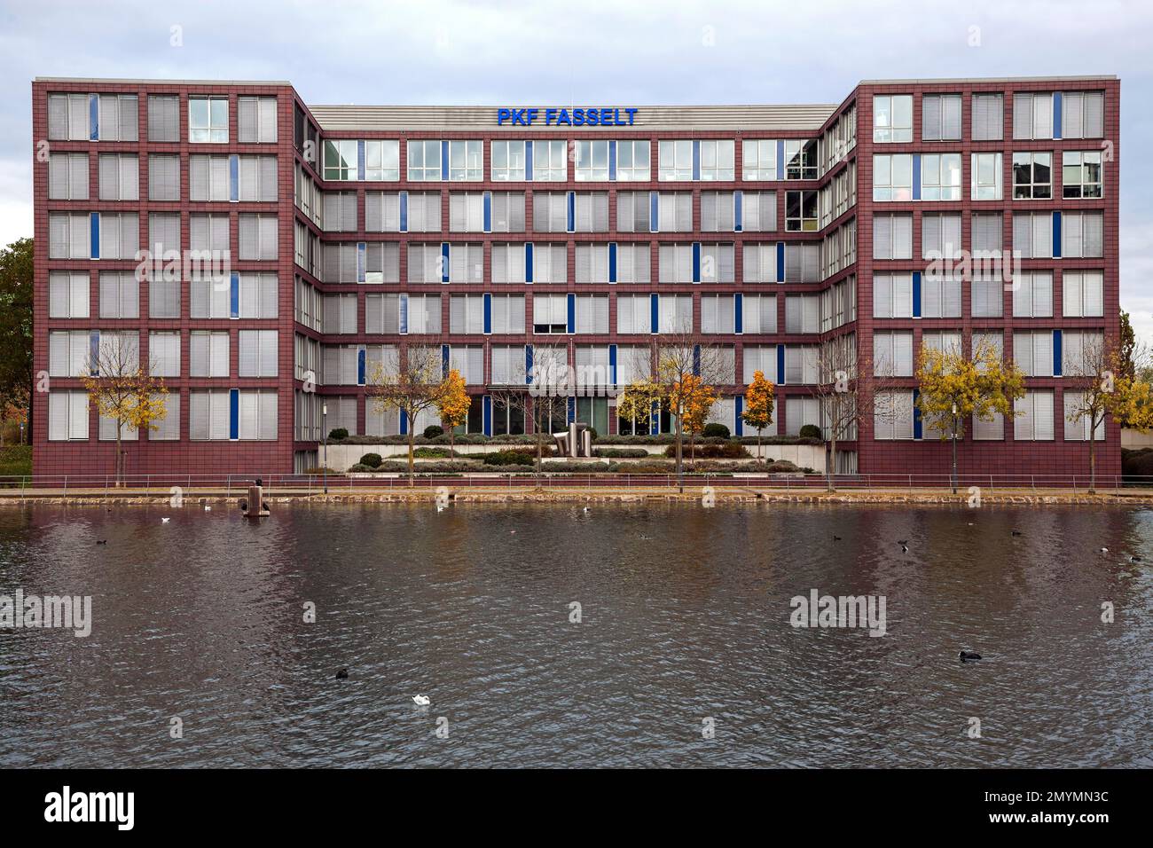 Bürogebäude PKF Fasselt, Innenhafen, Duisburg, Ruhrgebiet, Nordrhein-Westfalen, Deutschland, Europa Stockfoto