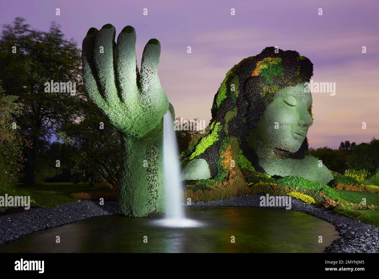 Lichtmalerei Fotografie einer Gartenskulptur, Botanischer Garten, Montreal, Provinz Quebec, Kanada, Nordamerika Stockfoto