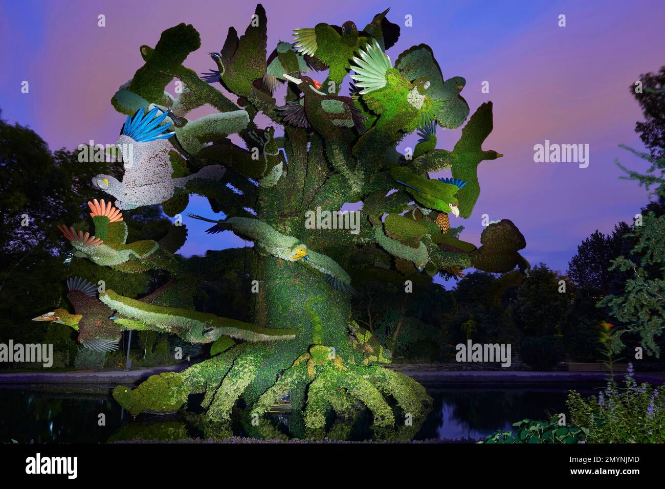 Lichtmalerei Fotografie einer Gartenskulptur, Botanischer Garten, Montreal, Provinz Quebec, Kanada, Nordamerika Stockfoto