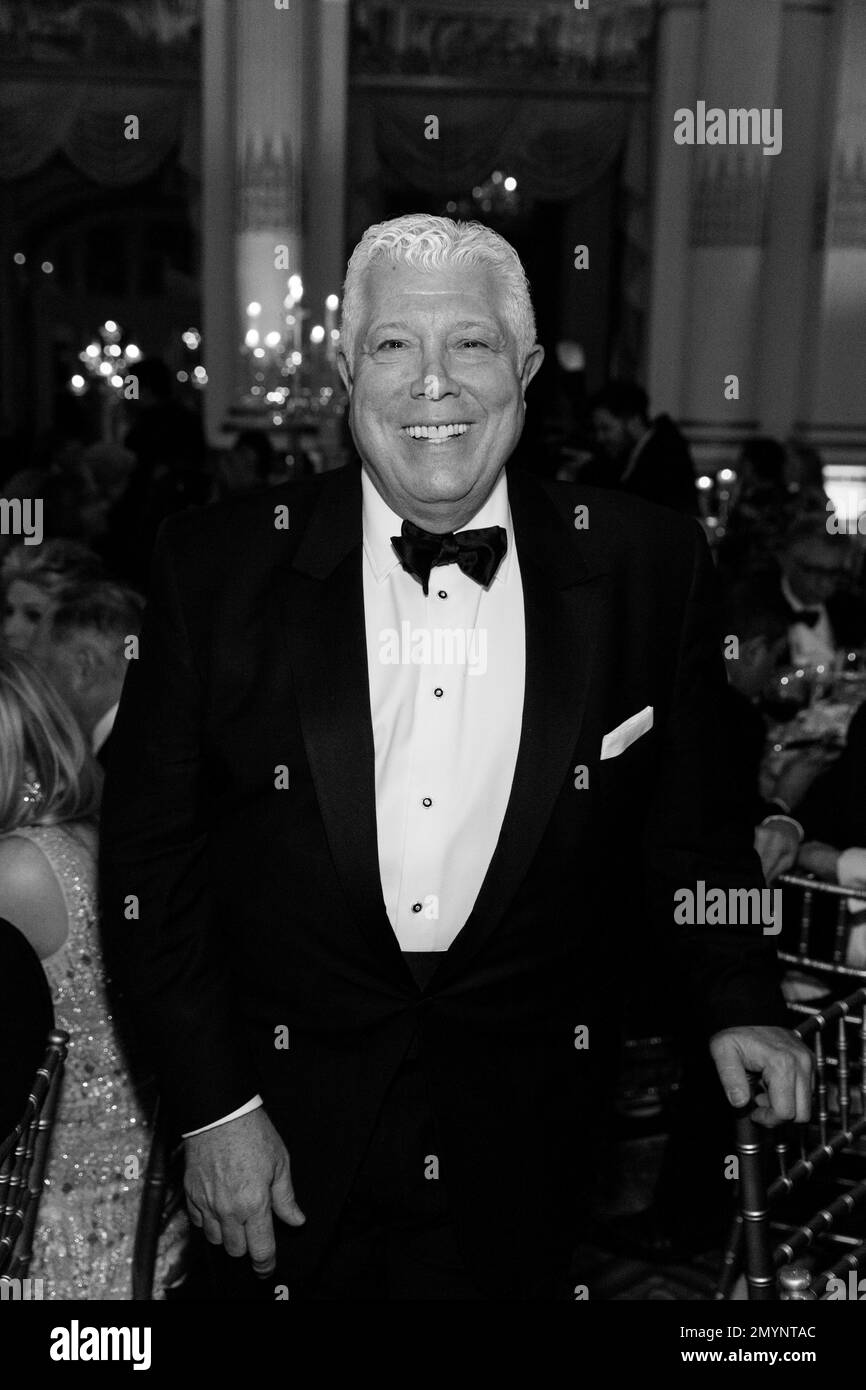 Dennis Basso attends the Fashion Institute of Technology Annual Gala benefit at The Plaza on Monday, May 9, 2016, in New York. (Photo by Michael Zorn/Invision/AP) Stockfoto