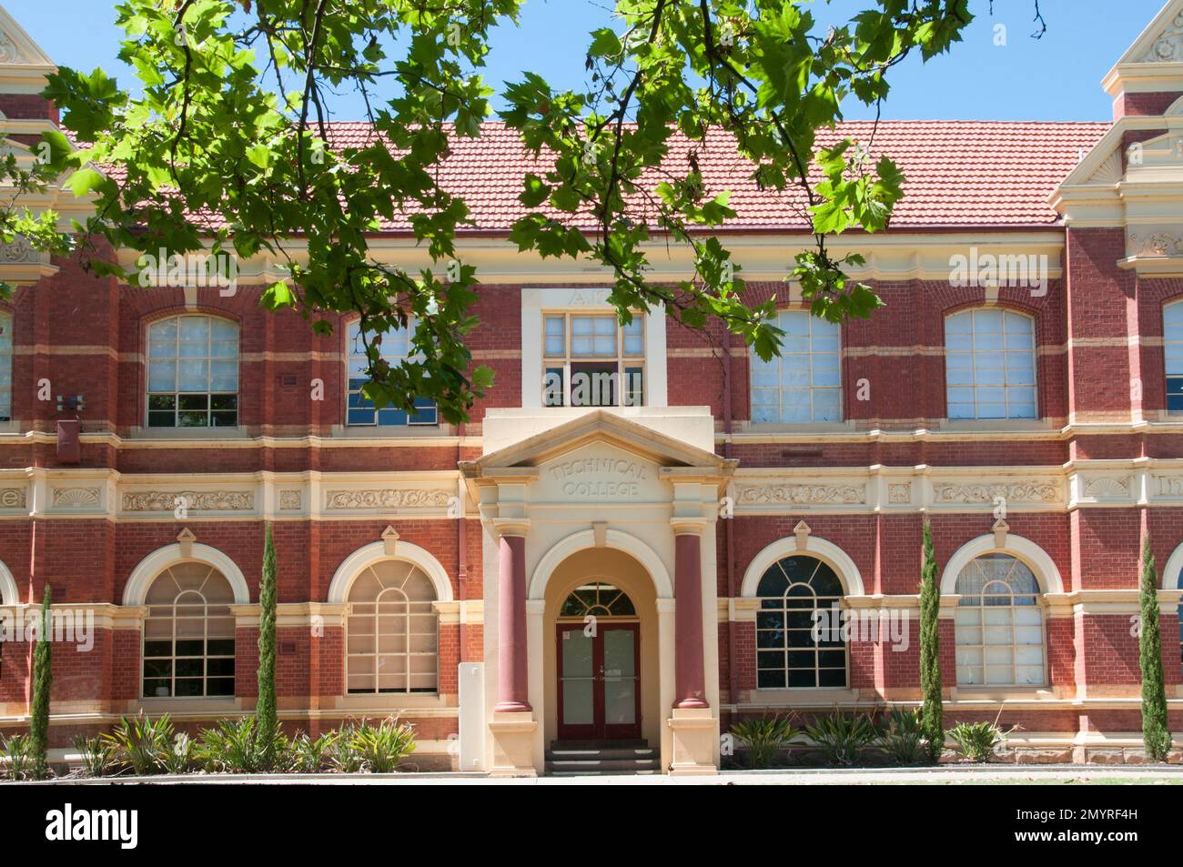 Ehemalige Hochschule für Bergbau, später Technische Hochschule, in der Goldfields-Stadt Maryborough, Victoria, Australien Stockfoto
