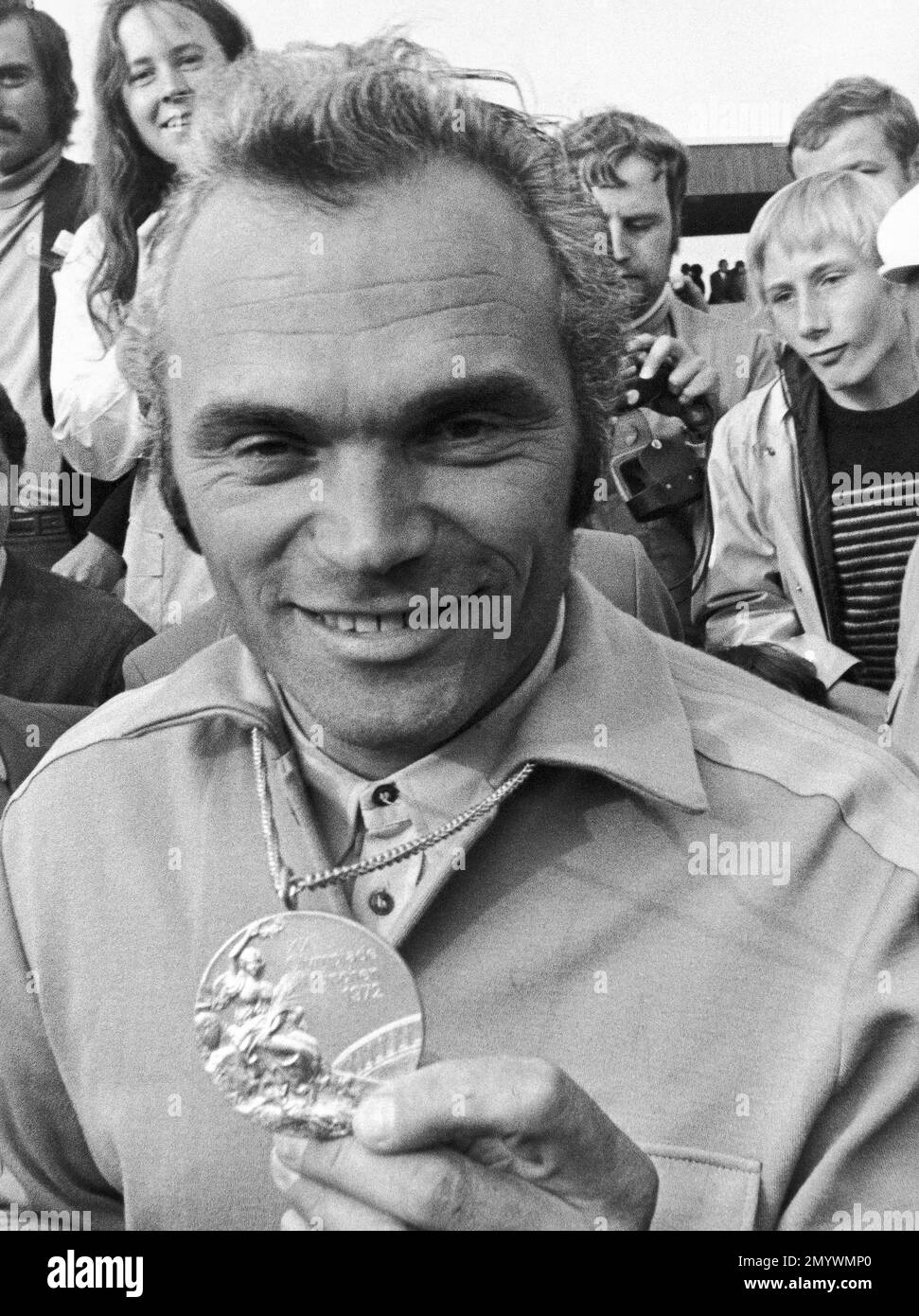 German sports shooter Konrad Wirnhier won the gold medal in Skeet Shooting on Saturday, Sept. 2, 1972 at the summer Olympics in Munich. (AP Photo) Stockfoto