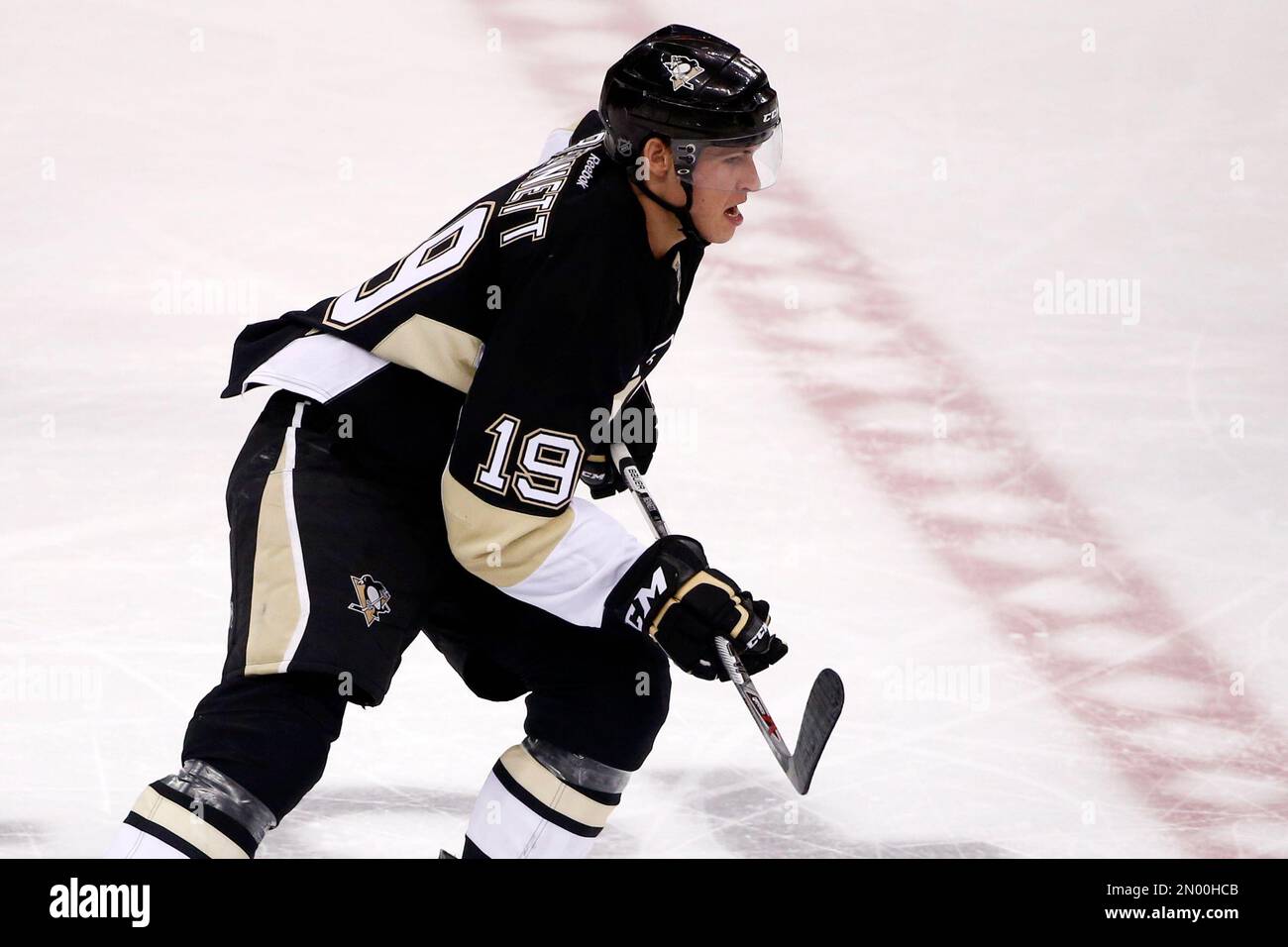 Pittsburgh Penguins right wing Beau (19) plays during an NHL