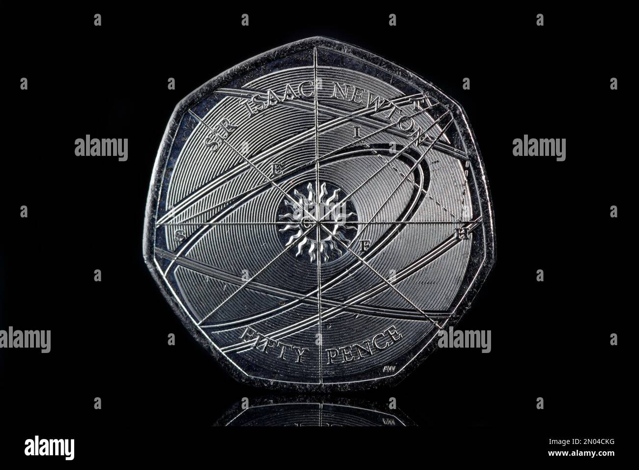 Eine 50p-Euro-Münze wurde ausgegeben, um den Errungenschaften von Sir Isaac Newton und seinem Vermächtnis zu gedenken. Ausgestellt im Jahr 2017 Stockfoto