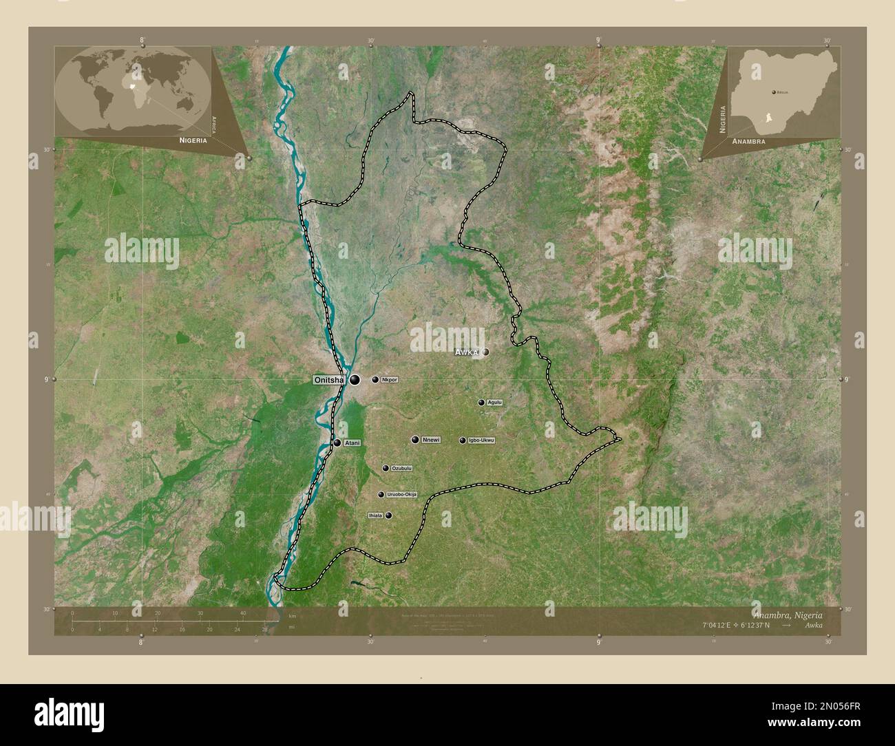 Anambra, Staat Nigeria. Hochauflösende Satellitenkarte. Standorte und Namen der wichtigsten Städte der Region. Eckkarten für zusätzliche Standorte Stockfoto