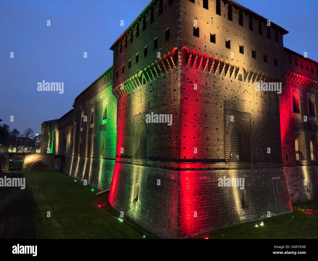 Ein fantastisches Foto der „Burg Sforzesco“ im Morgengrauen, Mailand, Italien Stockfoto