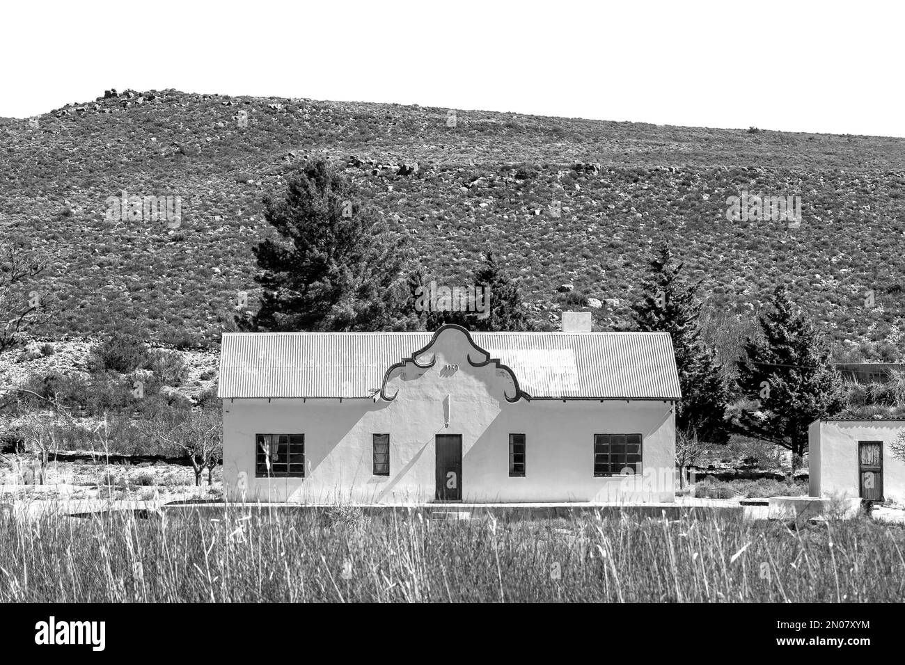 Sutherland, Südafrika - 3. September 2022: Cape Dutch House auf der Modderfontein Farm auf der historischen Postroute zwischen Fraserburg und Sutherland im Norden Stockfoto