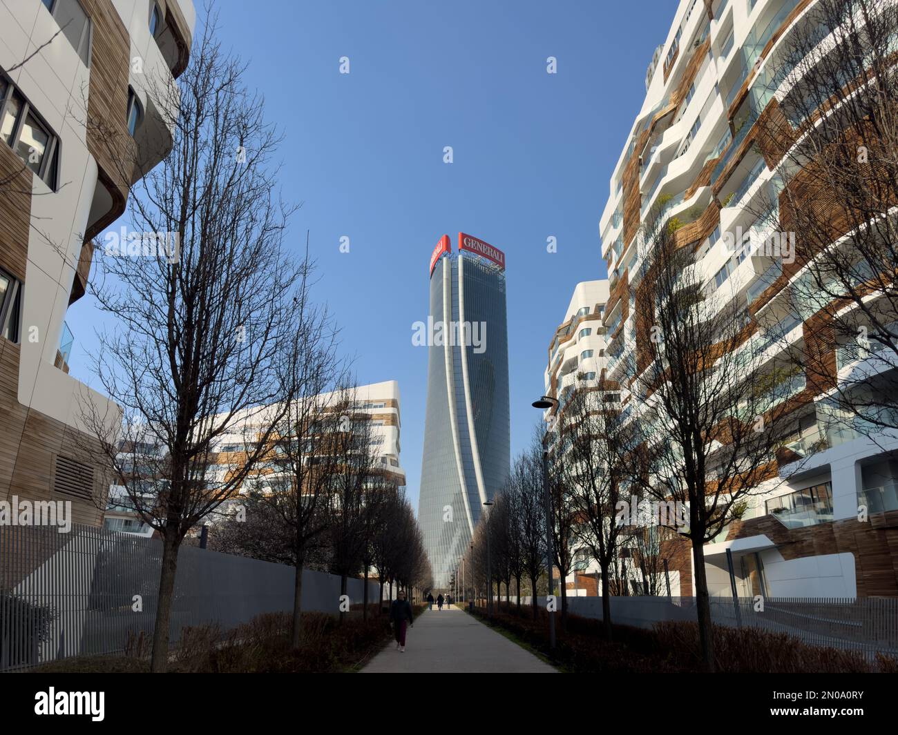 Ein wunderschöner Blick auf den City Life Tower, 'Lo Storto', Hadid Tower, aus der Ferne, mit den Hadid Luxury Apartments, CityLife, Mailand, Italien Stockfoto