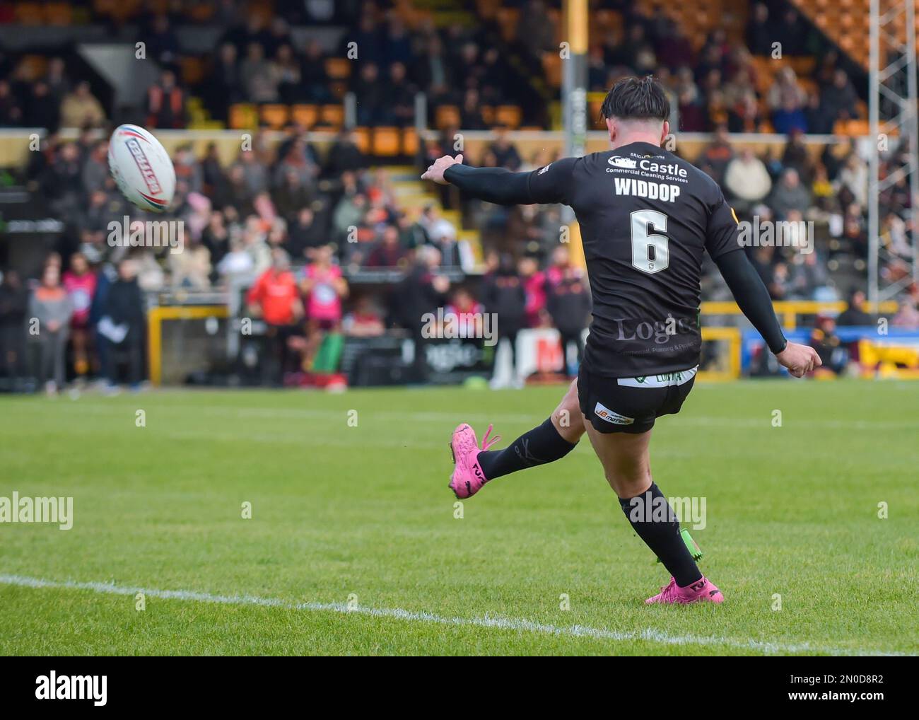 Castleford, Großbritannien. 05. Februar 2023. Gareth Widdop von Castleford Tigers tritt am 5. Februar 2023 am Fotokredit Craig Cresswell Photography Credit: Craig Cresswell/Alamy Live News in Castleford West Yorkshire, Großbritannien, eine Conversion von Nathan Massey Testimonial, Castleford Tigers gegen Huddersfield Giants Stockfoto