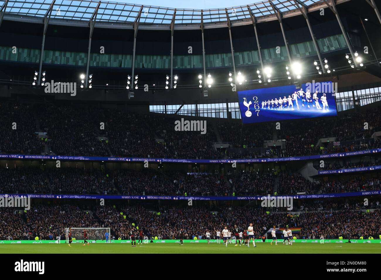Tottenham Hotspur Stadium, London, Großbritannien. 5. Februar 2023. Premier League Football, Tottenham Hotspur gegen Manchester City; Harry Kane von Tottenham Hotspur feiert, nachdem er ein Tor geschossen hat, und wird Tottenhams zum besten Torschütze aller Zeiten für 1-0 in der 15.-minütigen Gutschrift: Action Plus Sports/Alamy Live News Stockfoto