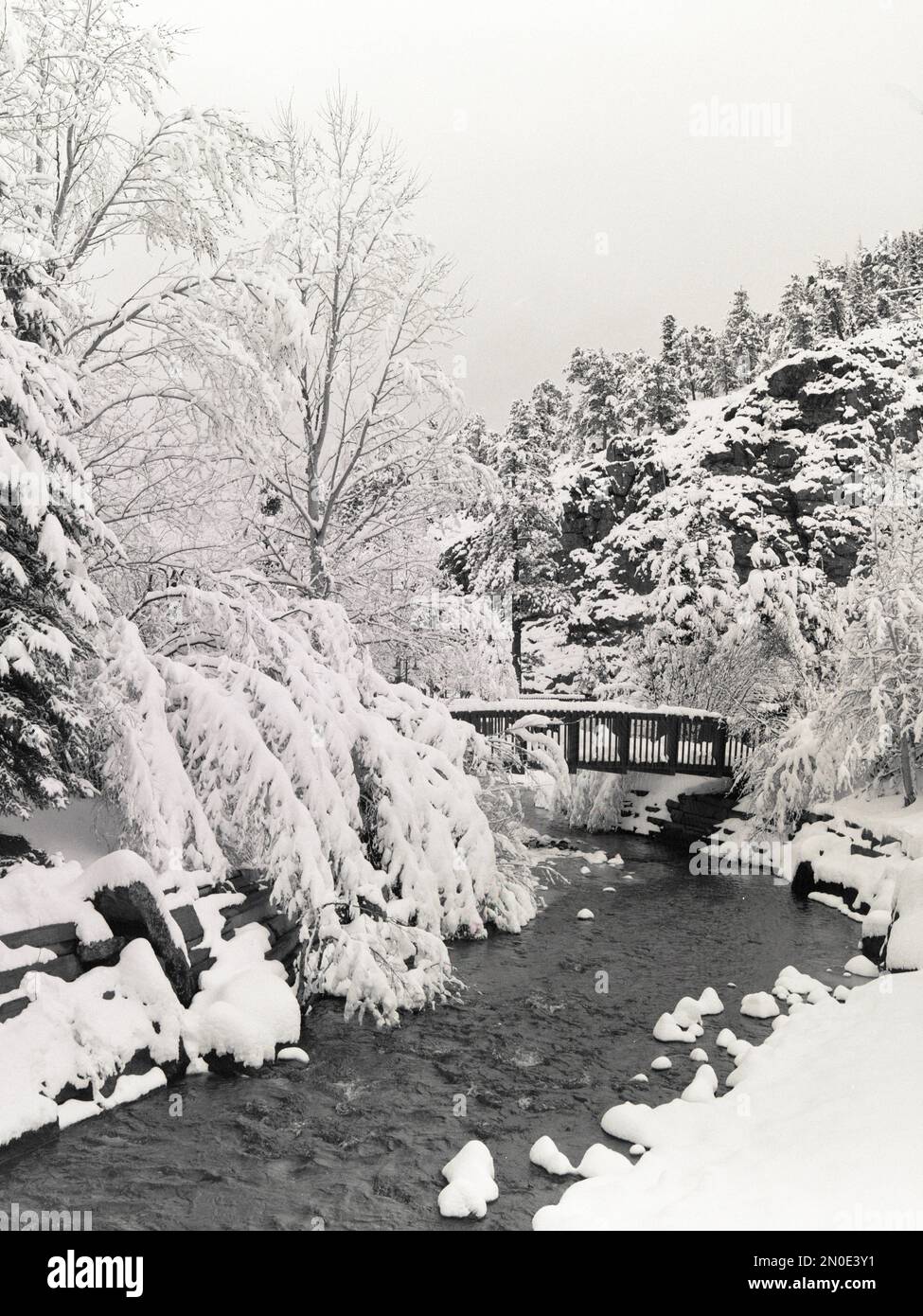 Brücke über einen Fluss in Estes Park, Colorado Stockfoto