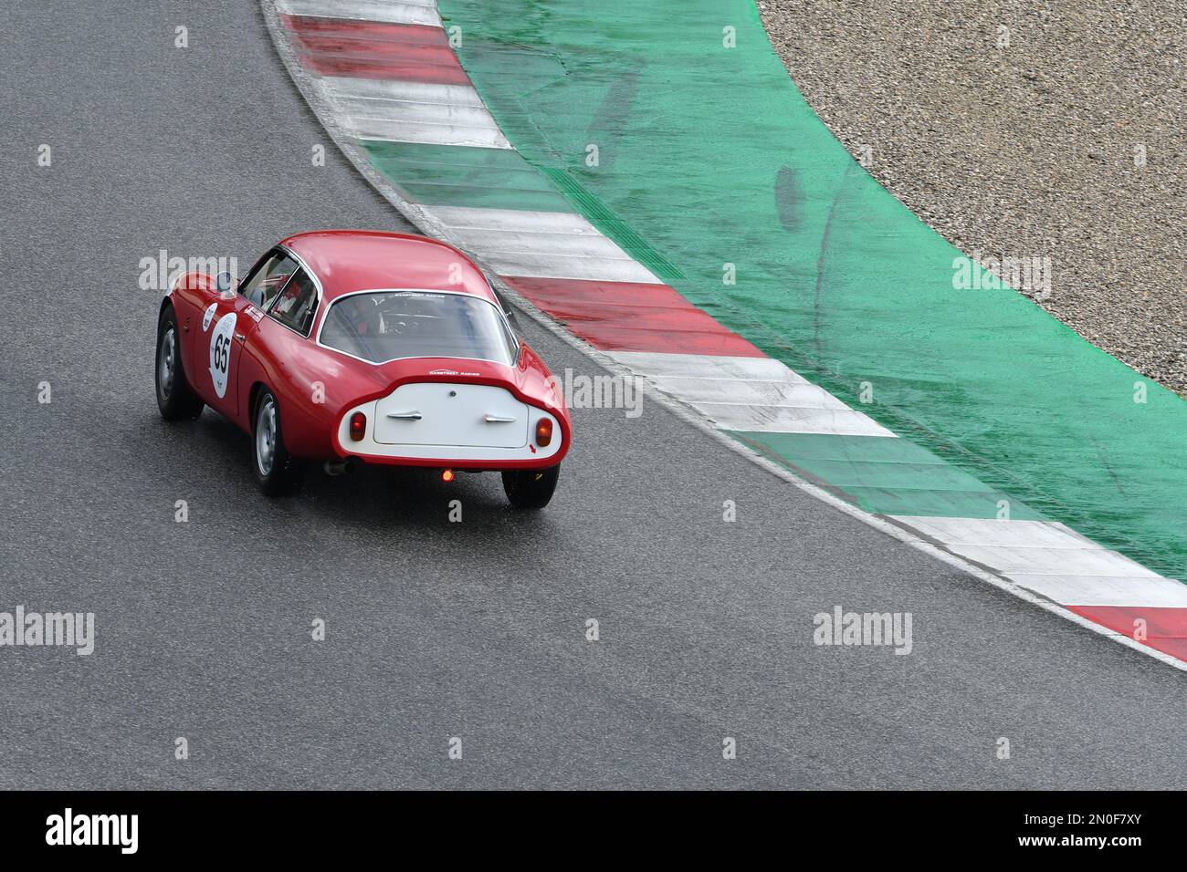 Scarperia, 3. April 2022: Alfa Romeo Giulia SZ 1962 in Aktion während Mugello Classic 2022 auf dem Mugello Circuit in Italien. Stockfoto