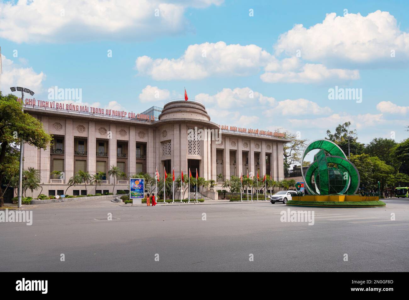 Hanoi, Vietnam, Januar 2023. Außenansicht des Gebäudes der State Bank of Vietnam im Stadtzentrum Stockfoto