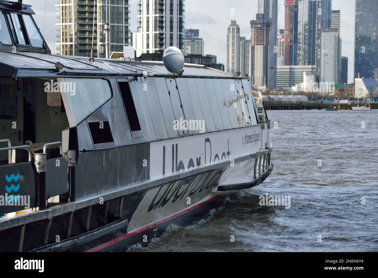 Uber Boat by Thames Clipper River Bus Service Schiff Cyclone Clipper betreibt den RB1 River Bus Service auf der Themse in London Stockfoto