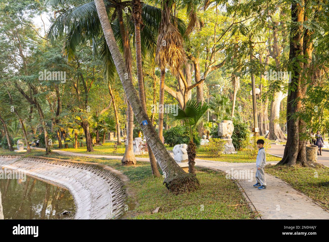 Hanoi, Vietnam, Januar 2023. Der See im botanischen Garten von Hanoi im Stadtzentrum Stockfoto
