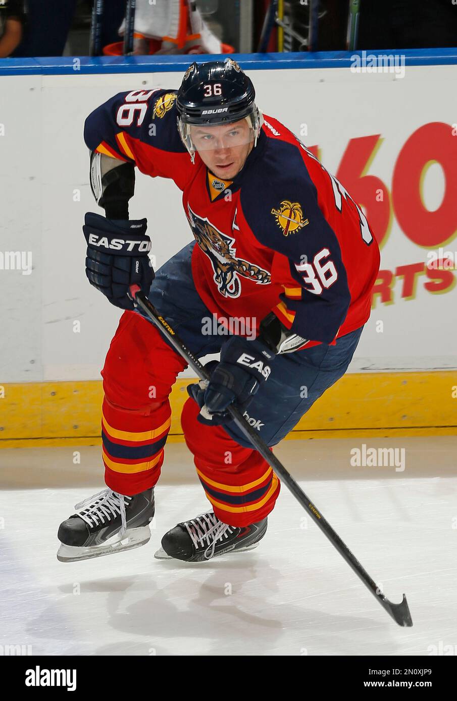 Florida Panthers forward Jussi Jokinen (36) skates prior to an NHL hockey game against the New York Rangers, Saturday, Nov. 21, 2015, in Sunrise, Fla. The Rangers defeated the Panthers 5-4 in overtime. (AP Photo/Joel Auerbach) Stockfoto