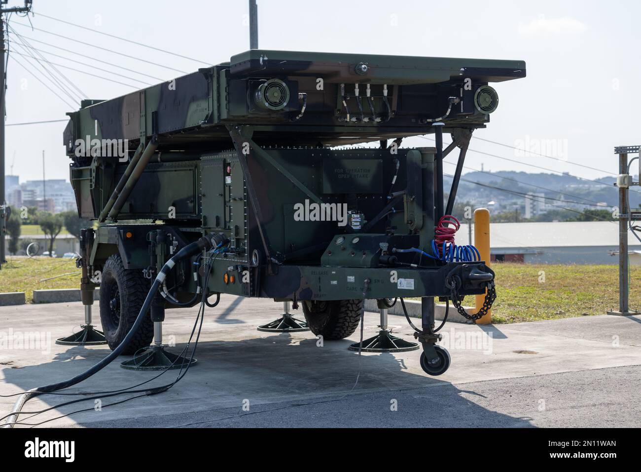 EIN US-AMERIKANISCHER Das AN das Marine Air Control Squadron (MACS) 4 angebrachte RADARSYSTEM G/ATOR (Boden/Luft Task-Oriented Radar) AN BORD DES MARINE Air Control Squadron (MACS) 80 wird während der MISTEX (Marine Air Command and Control Systems Integrated Simulation Training Exercise) 1-23 bereitgestellt. MISTEX ist eine Übung auf Ebene der Marine Air Command and Control (MACC), die zeigt, wie die Kontrollgruppe als Ganzes kämpft. (USA Marinekorps Foto von Lance CPL. Emily Weiss) Stockfoto