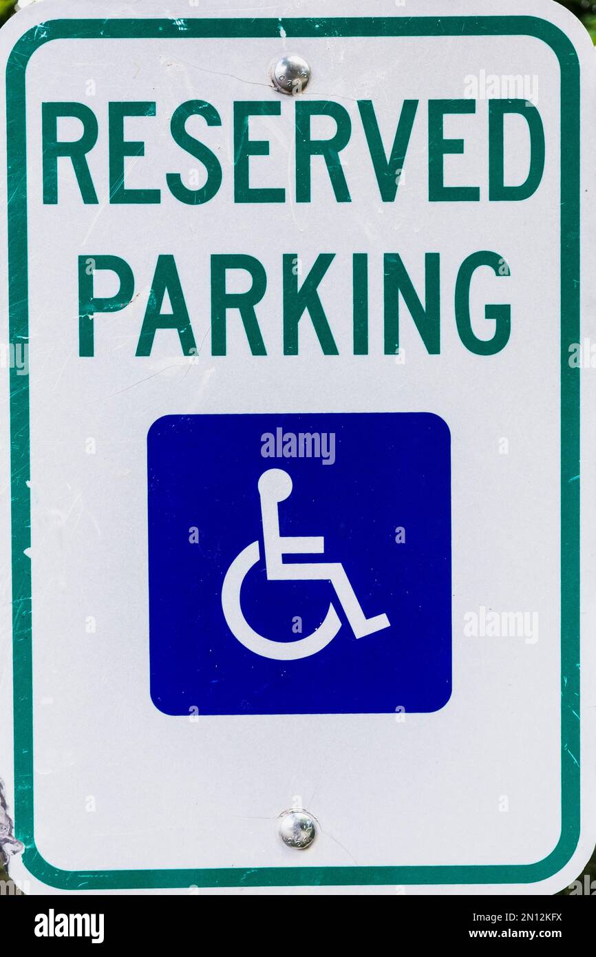 Schild, Behindertenparkplatz, Reservierte Parkplätze, Quebec, Kanada, Nordamerika Stockfoto