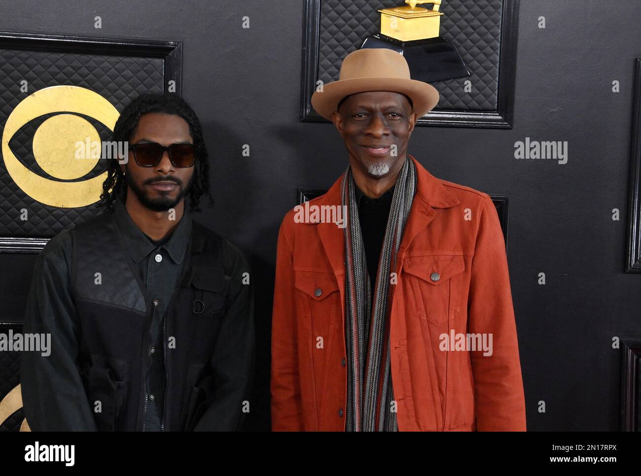 Los Angeles, Usa. 05. Februar 2023. (L-R) K. Roosevelt und Keb' Mo' nehmen am Sonntag, den 5. Februar 2023, an den 65. Grammy Awards in der Crypto.com Arena in Los Angeles Teil. Foto: Jim Ruymen/UPI Credit: UPI/Alamy Live News Stockfoto