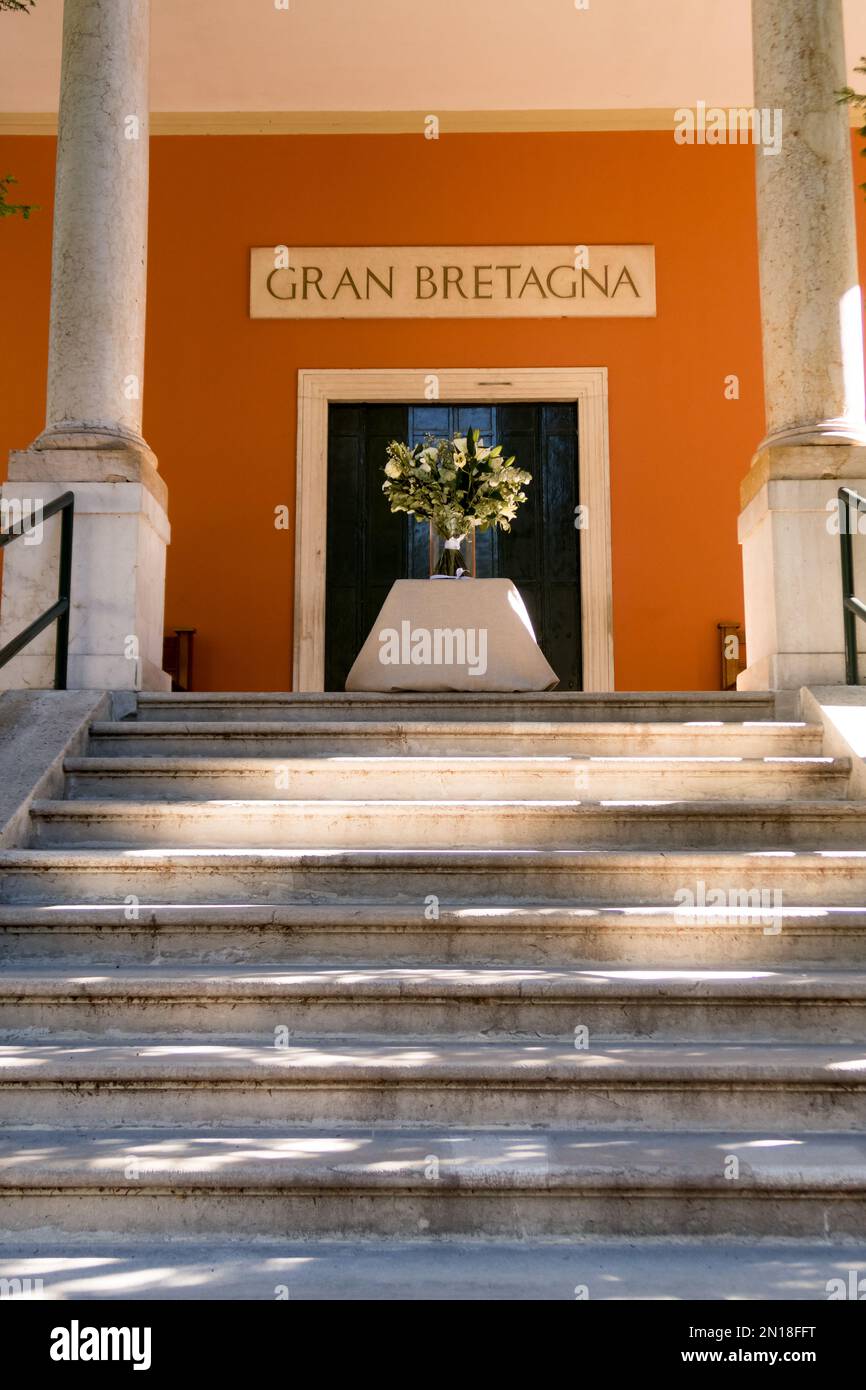 Ein Blick auf den Britischen Pavillon auf der Biennale 2022 von Venedig, geschlossen als Zeichen des Respekts für die Beerdigung Ihrer Majestät Königin Elizabeth II Stockfoto