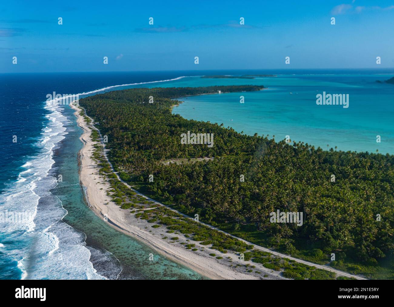 Luftaufnahme der Lagune von Maupiti, Gesellschaftsinseln, Französisch-Polynesien, Südpazifik, Pazifik Stockfoto
