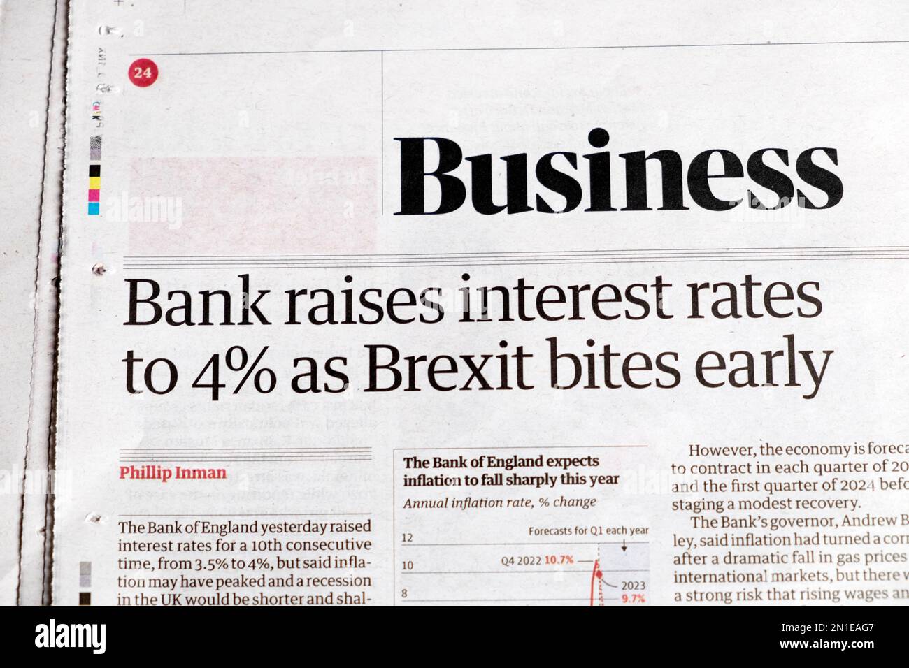 „Die Bank erhöht die Zinssätze auf 4 %, da der Brexit frühzeitig beißt“, Schlagzeile der Zeitung Guardian, Business Section, Artikel der Bank of England, Februar 2023, London UK Stockfoto