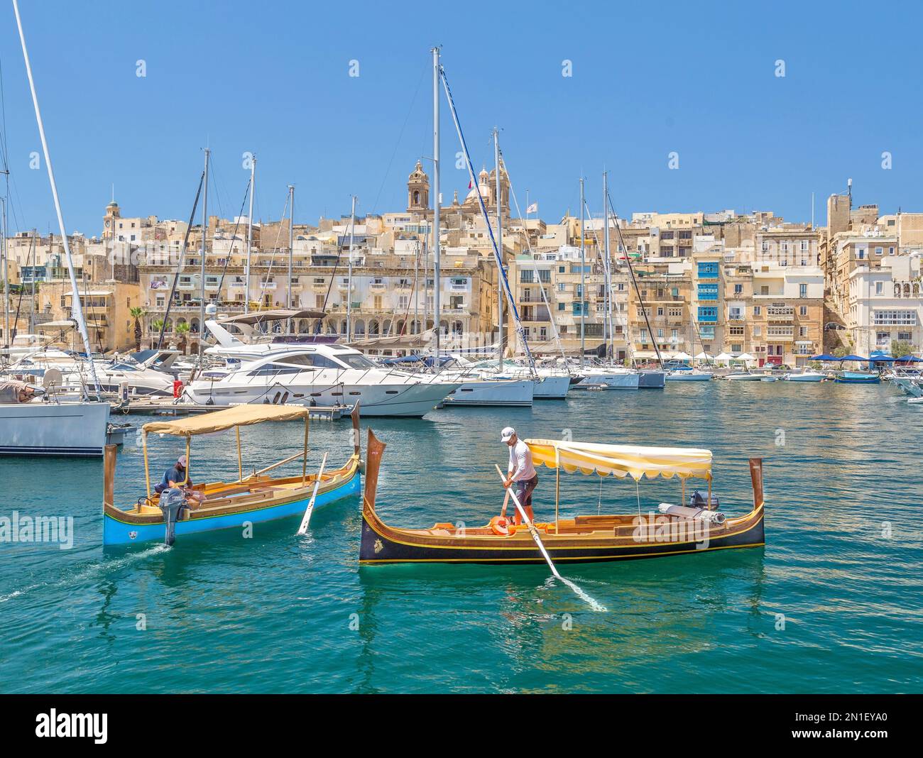 Traditionelle Wassertaxis in den drei Städten: Grand Harbour, Valletta, Malta, Mittelmeer, Europa Stockfoto