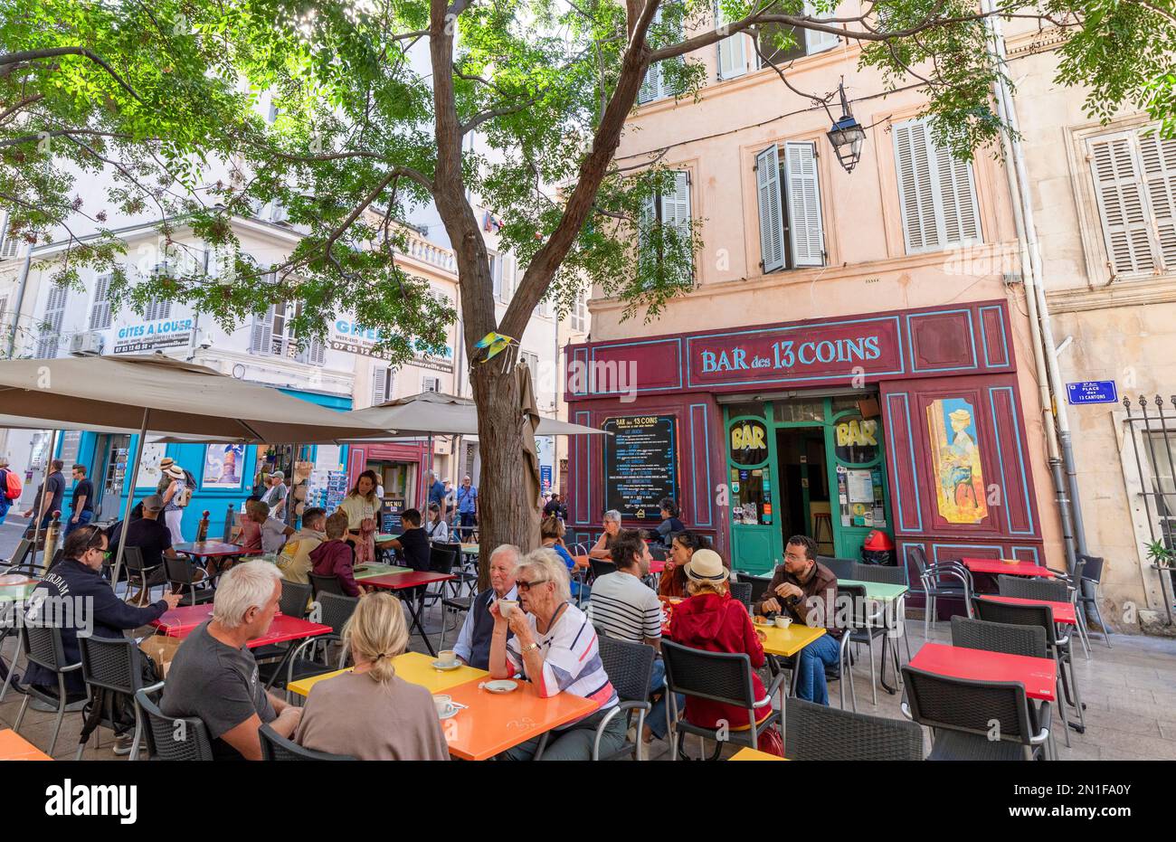 Bar und Café in Le Panier de Marseille, Marseille, Bouches-du-Rhone, Provence-Alpes-Cote d'Azur, Frankreich, Westeuropa Stockfoto