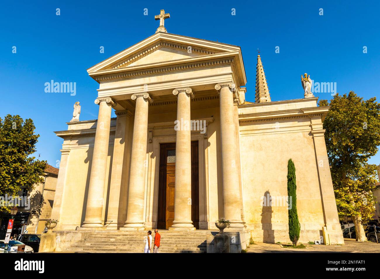 Eglise Catholique Collegiale Saint-Martin, Saint-Remy-de-Provence, Bouches du Rhone, Provence-Alpes-Cote d'Azur, Frankreich, Westeuropa Stockfoto