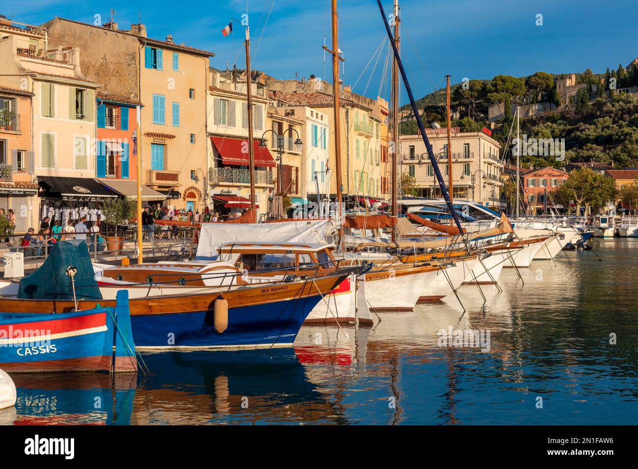 The Harbour at Cassis, Cassis, Bouches du Rhone, Provence-Alpes-Cote d'Azur, Frankreich, Westeuropa Stockfoto