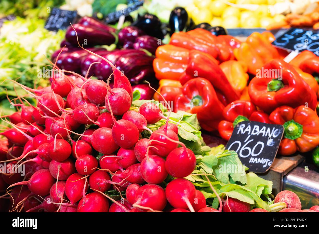 Frische Produkte auf dem Lebensmittelmarkt, Valencia, Spanien, Europa Stockfoto