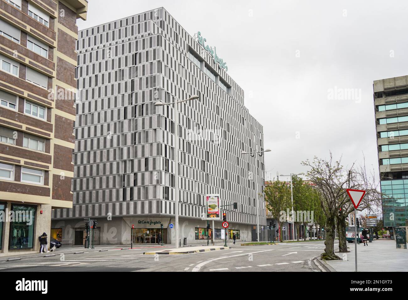 Gebäude El Corte Inglés, Pamplona, Navarra, Spanien. Stockfoto