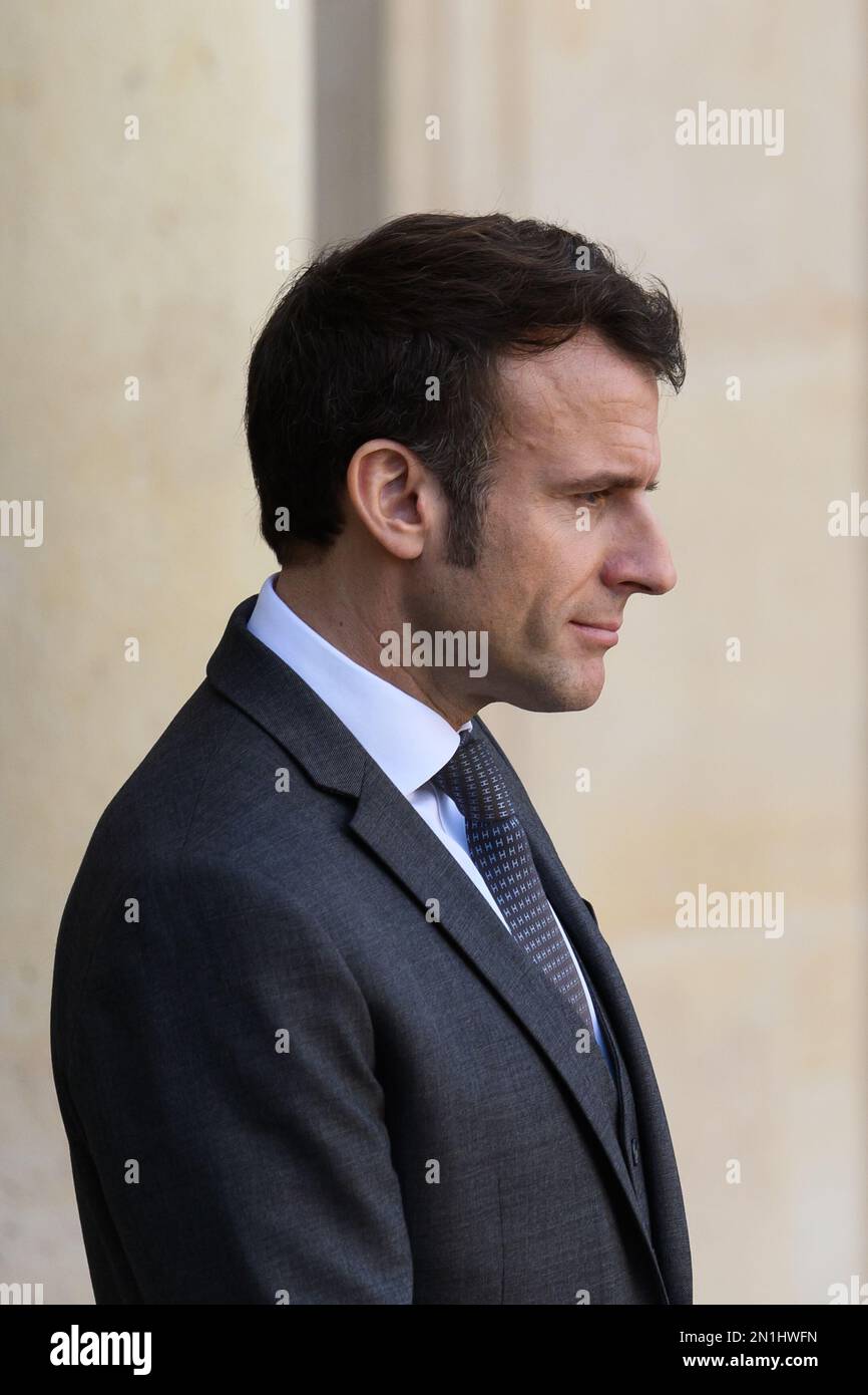 Paris, Frankreich. 06. Februar 2023. Julien Mattia / Le Pictorium - Präsident Emmanuel Macron und Mahamat Idriss Deby Itno im Elysee-Palast, 6. Februar 2023 - 6/2/2023 - Frankreich / Ile-de-France (Region) / Paris - der Präsident der Republik, Emmanuel Macron, hat den Übergangspräsidenten der Republik Tschad empfangen; Herr Mahamat Idriss Deby Itno, im Elysee Palace in Paris am 6. Februar 2023 Kredit: LE PICTORIUM/Alamy Live News Stockfoto