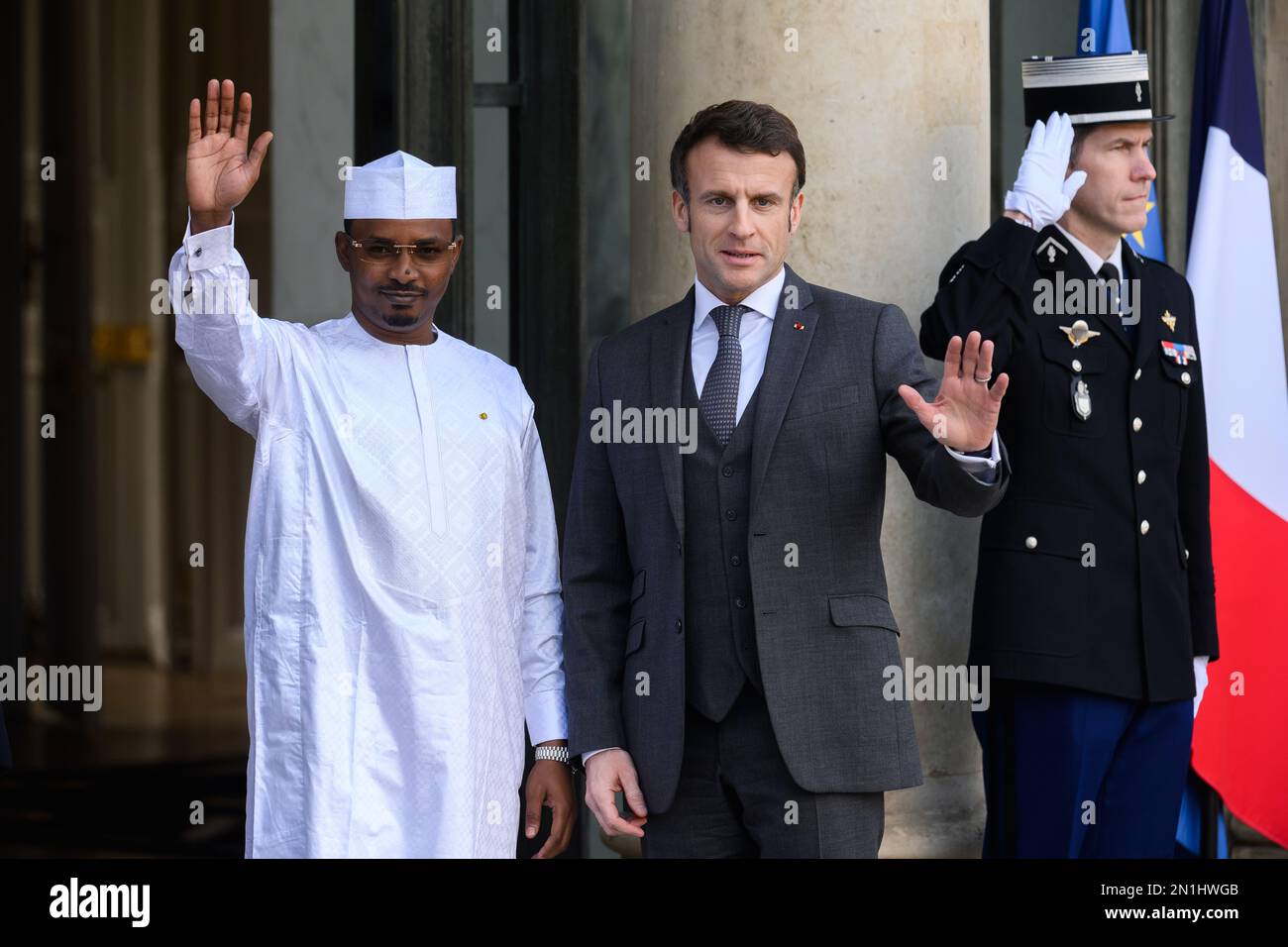 Paris, Frankreich. 06. Februar 2023. Julien Mattia / Le Pictorium - Präsident Emmanuel Macron und Mahamat Idriss Deby Itno im Elysee-Palast, 6. Februar 2023 - 6/2/2023 - Frankreich / Ile-de-France (Region) / Paris - der Präsident der Republik, Emmanuel Macron, hat den Übergangspräsidenten der Republik Tschad empfangen; Herr Mahamat Idriss Deby Itno, im Elysee Palace in Paris am 6. Februar 2023 Kredit: LE PICTORIUM/Alamy Live News Stockfoto