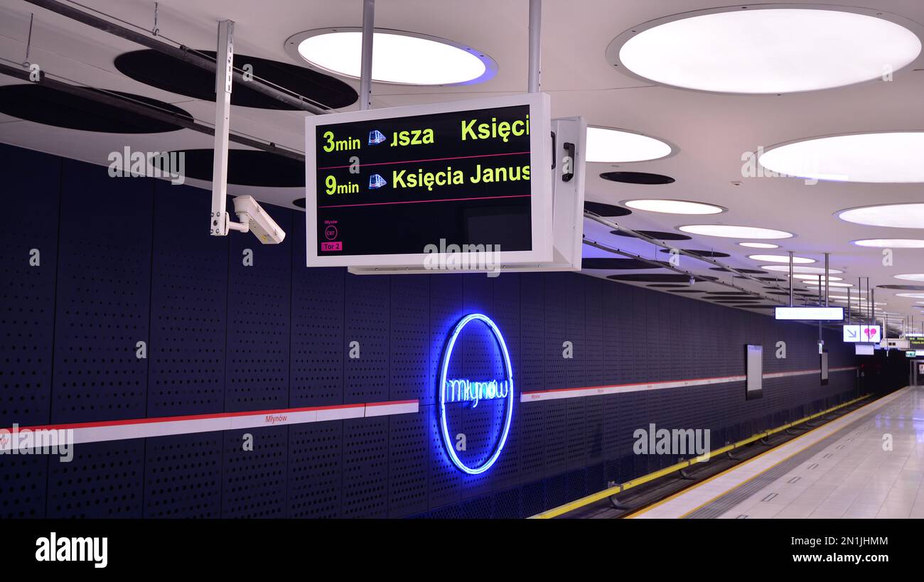 Warschau, Polen. 24. November 2020 Zweite Linie der Warschauer U-Bahn. Innenseite der U-Bahn-Station Warschau. Warschau Mlynow Station. Stockfoto