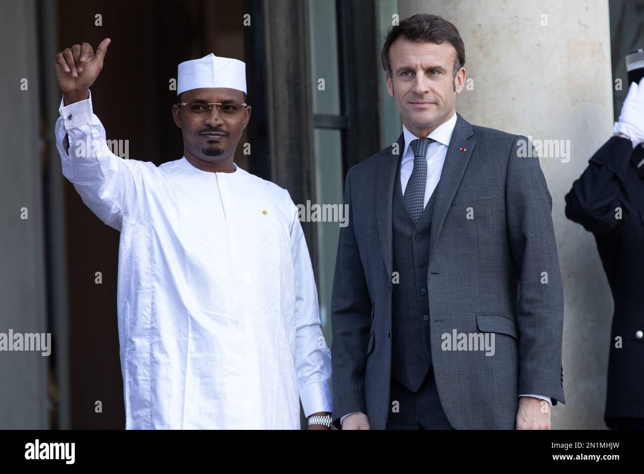 Paris, Frankreich, 6. Februar 2023, Arbeitsessen mit Mahamat Idriss Deby Itno, dem Präsidenten der Republik Tchad, und Emmanuel Macron, dem französischen Präsidenten Francois Loock/Alamy Credit: Loock francois/Alamy Live News Stockfoto