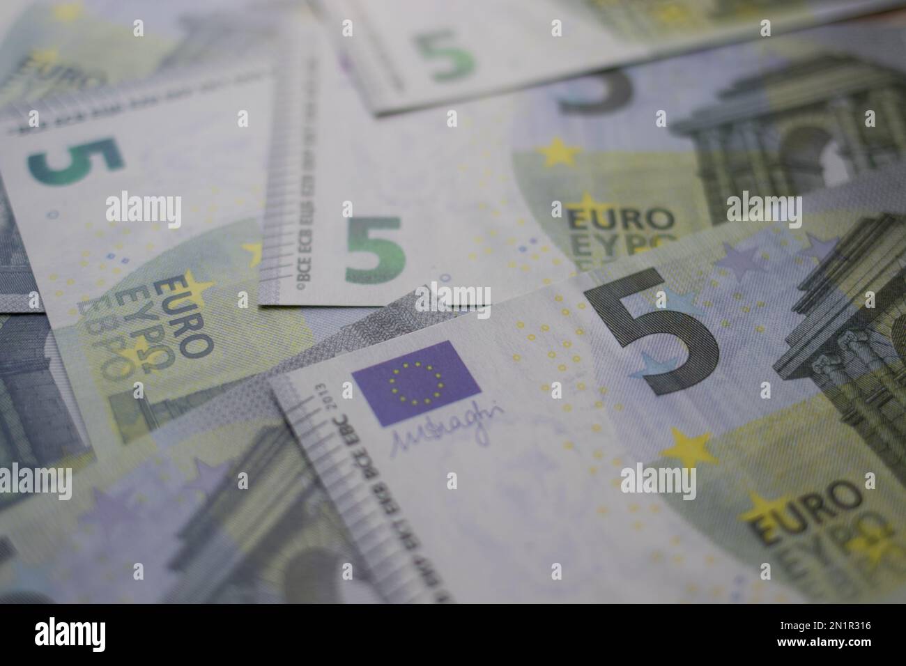 Nahaufnahme von 5-Euro-Banknoten Stockfoto