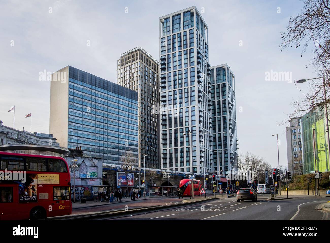 Das Tower-Gebäude ein Bürogebäude aus dem Jahr 1960er neben der Waterloo-Station, das für den Abriss und die Sanierung des Standorts geplant ist. Nach London. UK Stockfoto