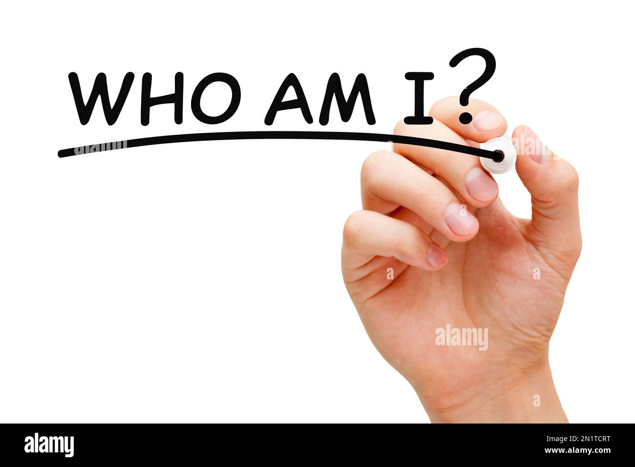 Schreiben Sie mit der Hand eine persönliche Identitätsfrage, wer ich bin, mit schwarzem Marker auf transparentem Wischbrett. Stockfoto