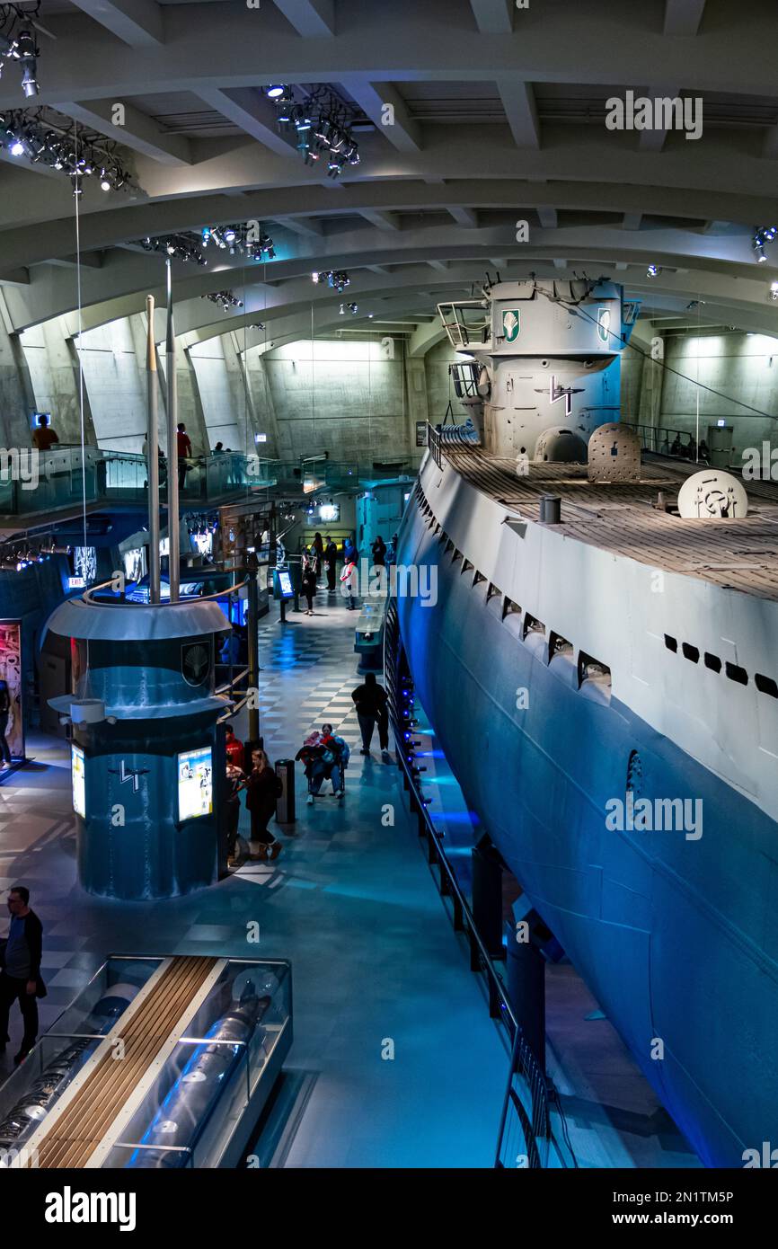 Chicago, IL, USA - 6. Februar 2023: Erobertes deutsches U-Boot U-505 Unterseeboot (U-Boot), das derzeit im Besitz ist und im Museum of Sci ausgestellt wird Stockfoto