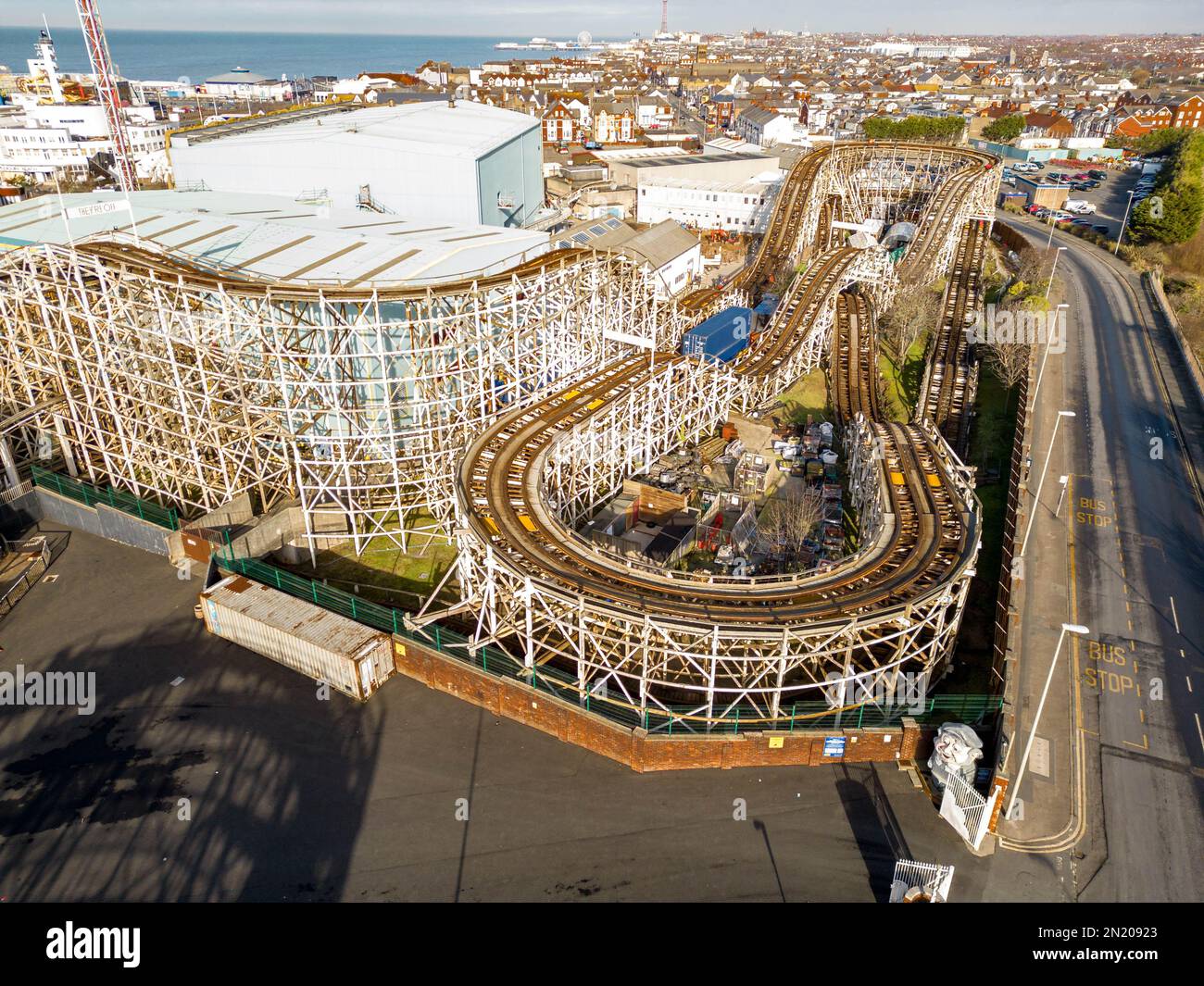 Blackpool Pleasure Beach BPB Aerial Update geschlossen Saison 2023, Inc Big One Re Tracking Stockfoto