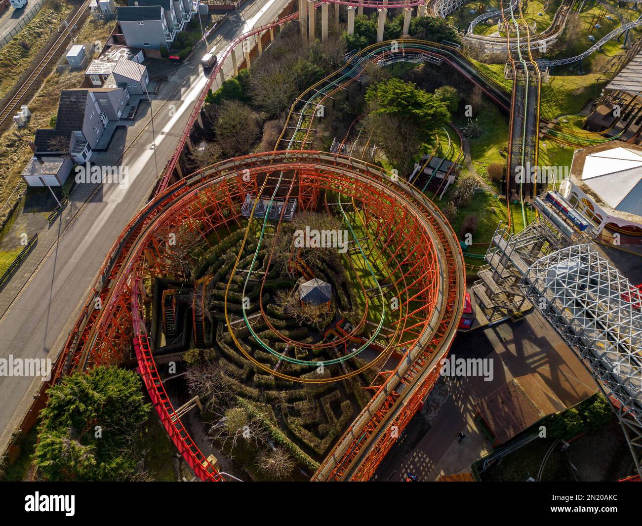 Blackpool Pleasure Beach BPB Aerial Update geschlossen Saison 2023, Inc Big One Re Tracking Stockfoto