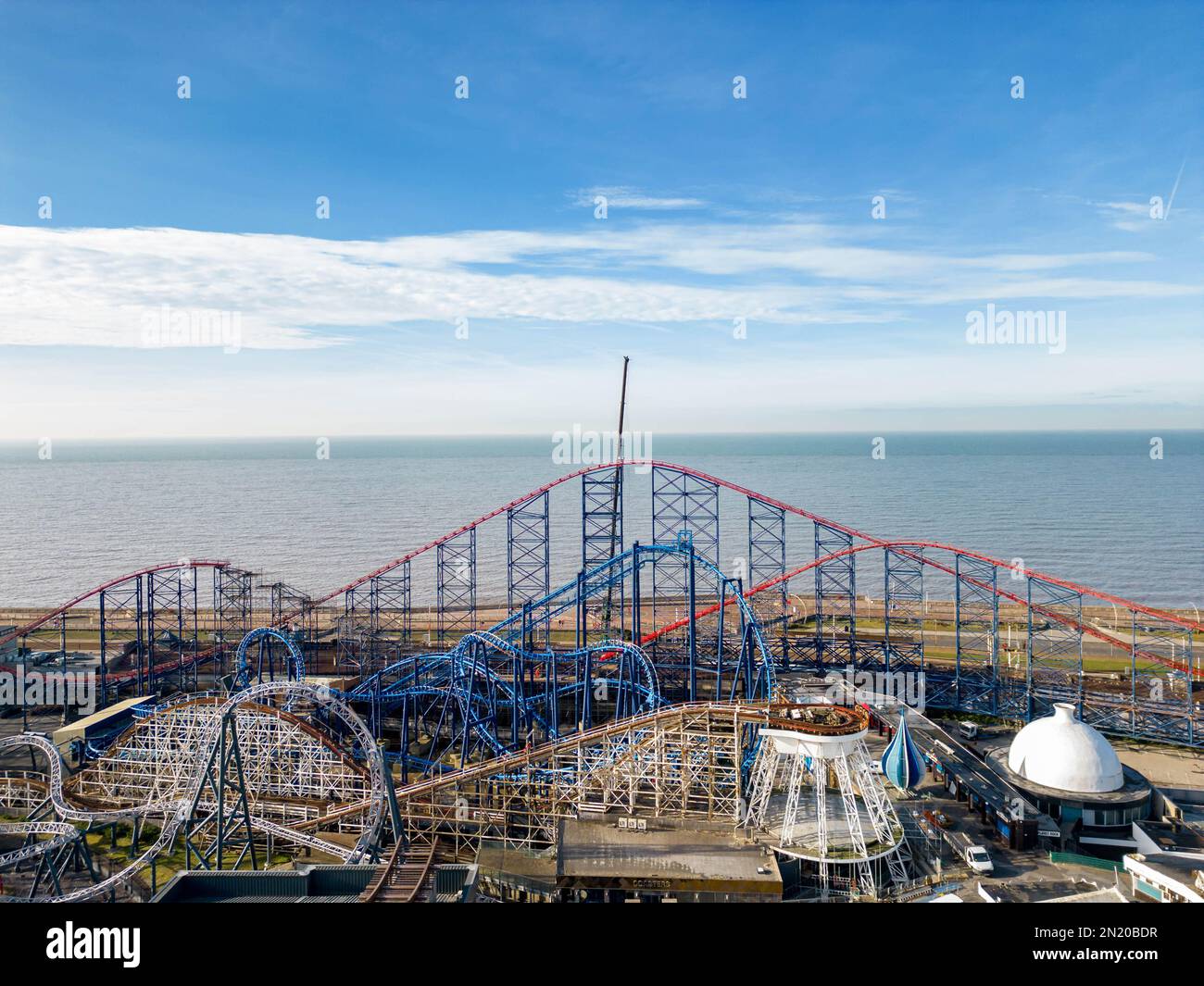 Blackpool Pleasure Beach BPB Aerial Update geschlossen Saison 2023, Inc Big One Re Tracking Stockfoto